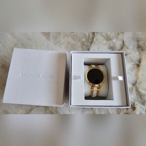 Women Michael Kors Smart Watch, Gold & White